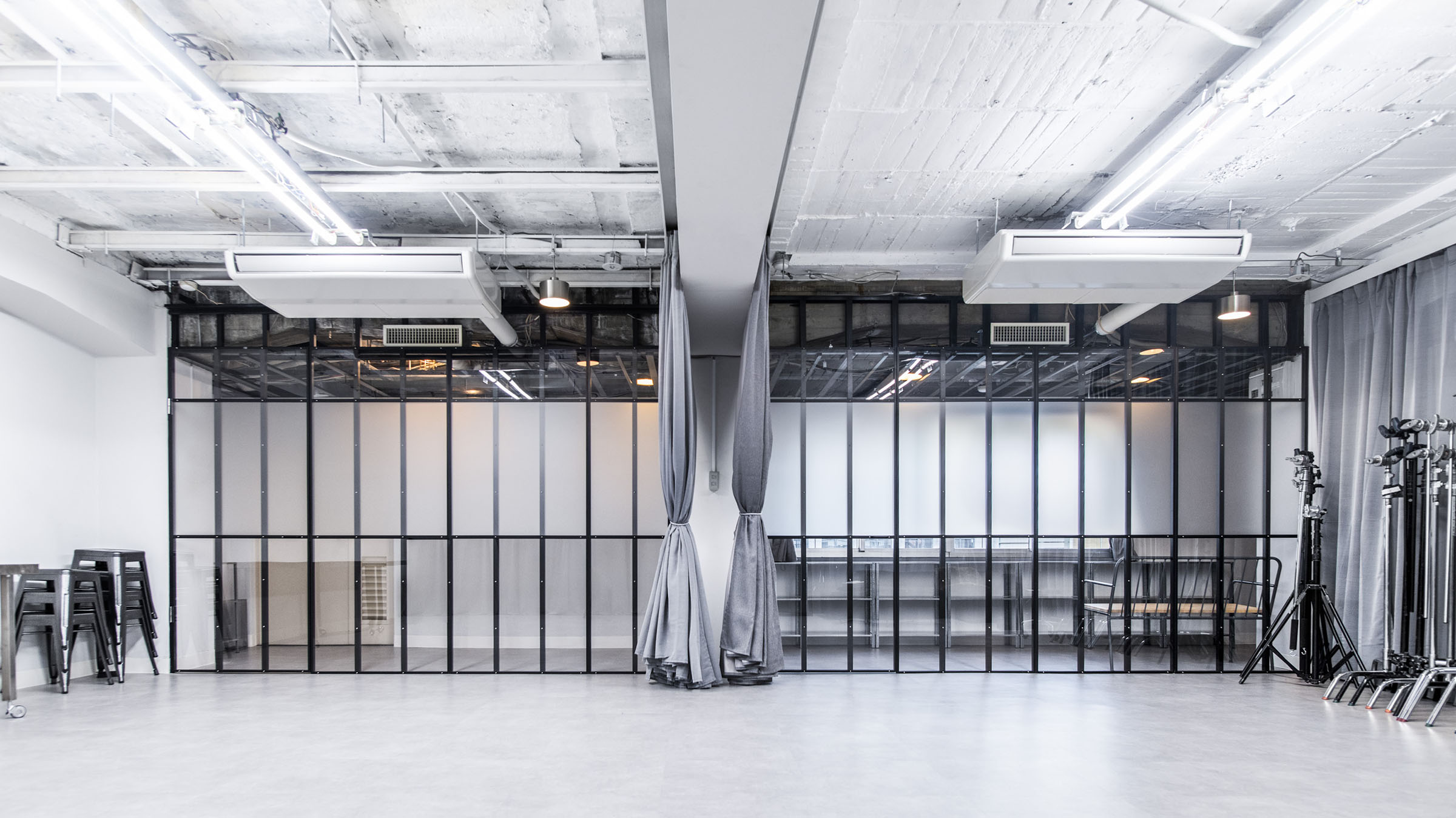 Studio partition
